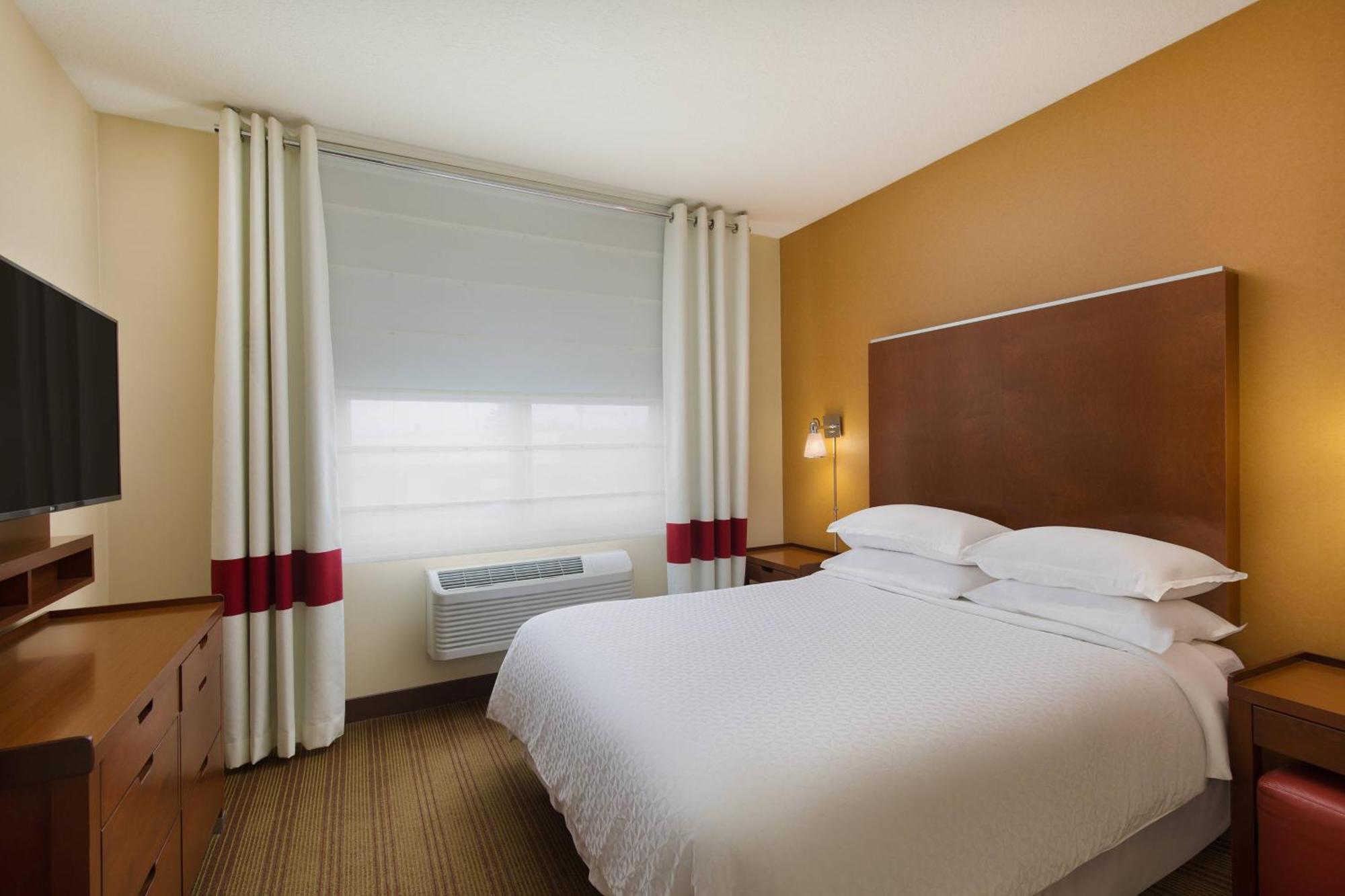 Four Points By Sheraton Portland East Fairview Екстериор снимка