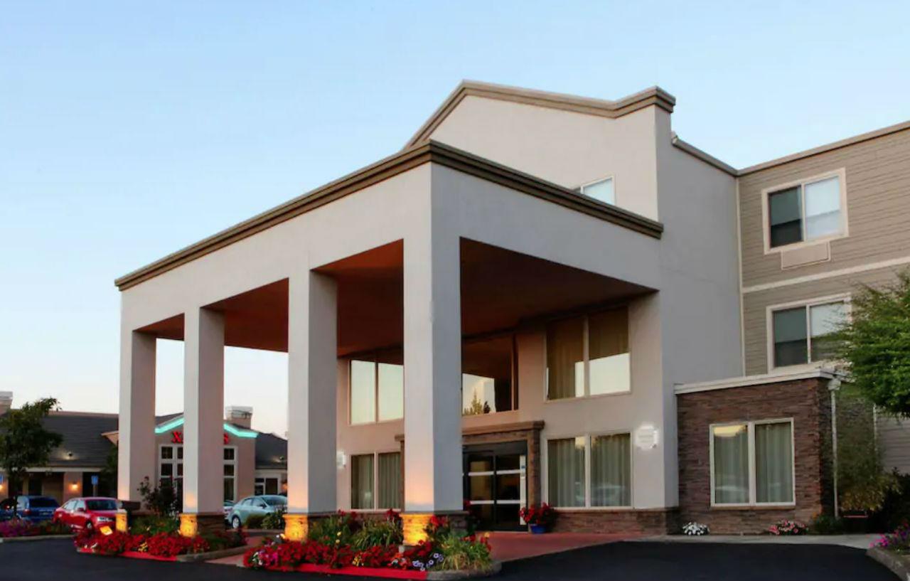 Four Points By Sheraton Portland East Fairview Екстериор снимка